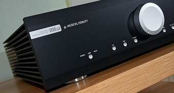 Anglický integrovaný zesilovač MUSICAL FIDELITY M6si, NOVÝ - 3