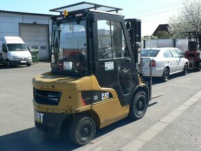 PRONÁJEM vysokozdvižného vozíku CATERPILLAR - 3