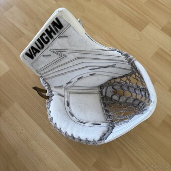 Lapačka a vyrážečka Vaughn V9 velikost INT - 3
