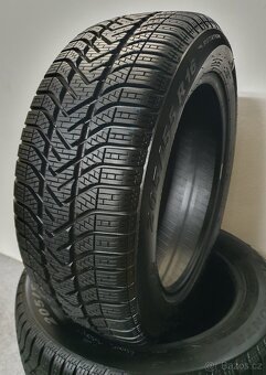 4x -- 205/55 R16 Zimní sada pneu Pirelli / Continental -- - 3