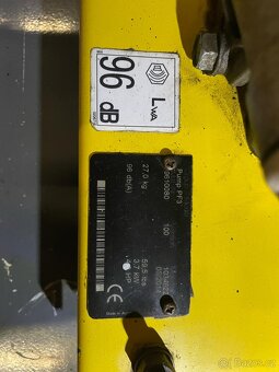 Motorový ponorný vibrátor betonu Husqvarna AA 37 | MANEK - 3