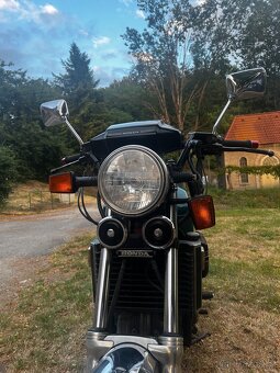 2x Honda VF 750 S - 3
