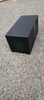 Xbox Series X - 1 TB Carbon Black s mechanikou - 3