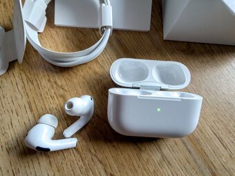 Apple AirPods Pro 2 s MagSafe (USB C) 2024 - 3