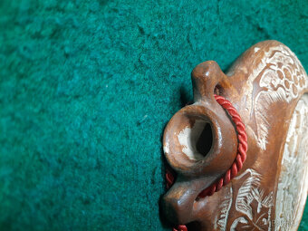 Zdobený keramický měch/nádoba, motiv Karlštejna - 3