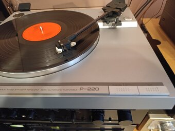 Gramofon Yamaha  P-220 - 3