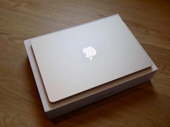 Apple MacBook Air 13,6" (2025)/M4/16GB RAM/256GB/CZ/ZÁRUKA - 3
