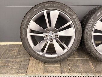 Zimní originál Škoda Superb 235/45 r18 - 3