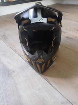 Moto přilba - 3