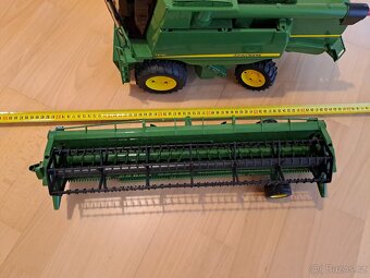Kombajn John Deere T670i (Bruder 2132) - 3
