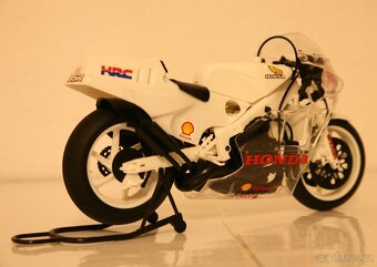 Motocykly Honda TAMIYA (1:12) - 3