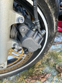 Predni brzda na Honda Hornet 600 00-04 - 3
