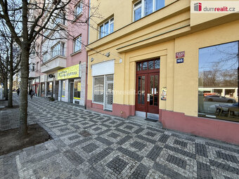 Pronájem nebytového prostoru 32 m2 P3 Vinohrady výloha cihla - 3