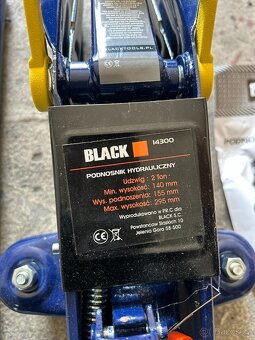 Zánovní hydraulický zvedák na auto 2 tuny - 3