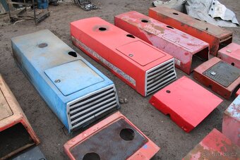 Zetor crystal kapota maska rám mřížky - 3