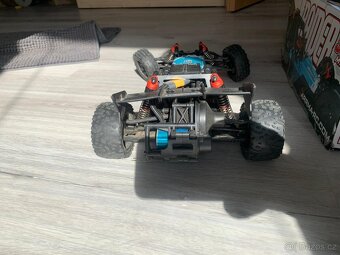 rc auto arrma rider 1/8 - 3