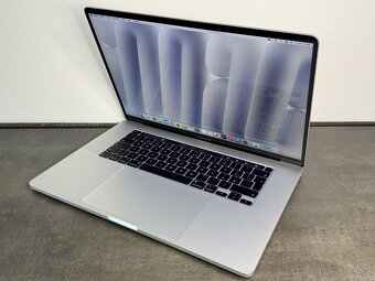 MacBook Pro 16'' 2019 / i9 / 16GB / 1TB SSD / Silver - DPH - 3
