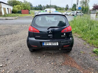 Prodám bourané Mitsubishi Colt 1.1. z roku 2009 - 3