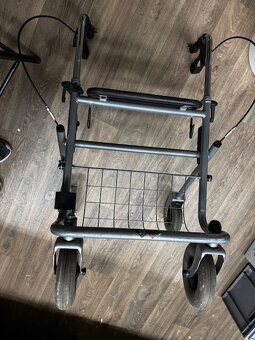 Chodítko pro důchodce Rollator B - 3
