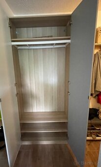 Prodám šatní skříň IKEA PAX – skvělá do předsíně nebo šatny - 3