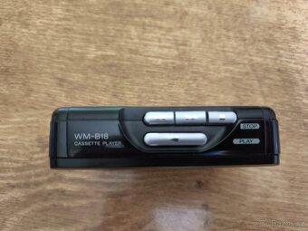 Walkman SONY WM-B18 (made in Japan) + stojánek Aiwa ,čti pop - 3