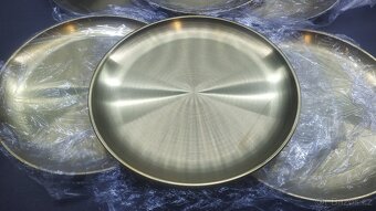 Sada kulatých nerezových servírovacích talířů - 3