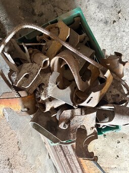 Leseni komponenty zabka - 3