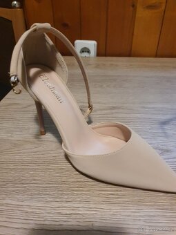 Podpatky velikost 35 - 3