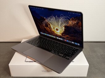Macbook Air 13'' 2022 / M2 / 8GB / 256GB SSD / DPH - 3