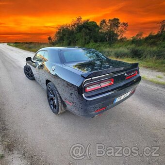 Dodge Challenger R/T 5.7 V8 HEMI - 3