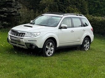 Subaru Forester 2.0 TD3 Executive, bílá perleť - 3