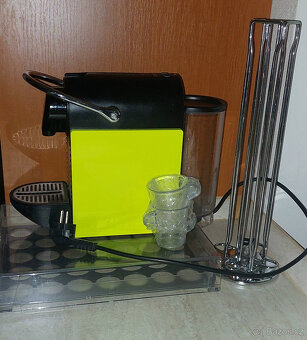 Kávovar Nespresso + Šlehač mléka, 2x držák kapslí - 3