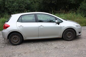 TOYOTA AURIS 1,6 91 kw 2008 - 3