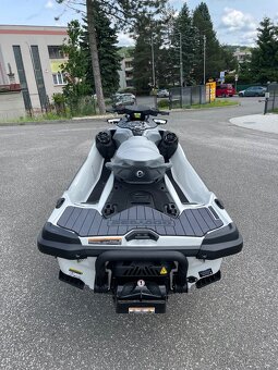 Sea Doo GTX LTD 3-up 325hp iDF Audio modrá nebo bílá barva - 3