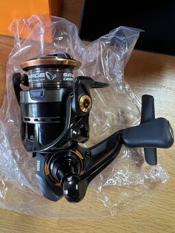 nový přívlačový naviják SG8 3000H FD - 3