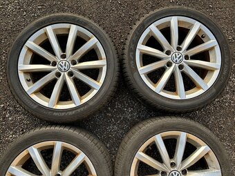 Alu orig zimní sada VW Novara 5x112 7J ET43 225/45 R17 - 3