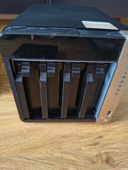 NAS QNAP TS-464 + 2 x 8 TB HDD - 3