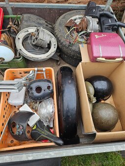 Konvolut dílů auto moto - 3