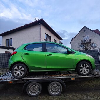 Mazda 2 benzín rok 2012 - 3