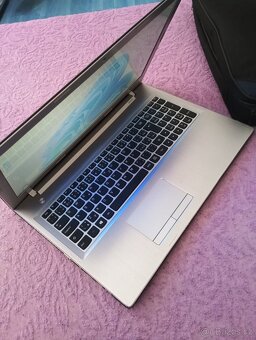 Pěkné Lenovo - 3