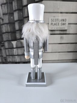 Dřevěná figurka - Louskáček - 3