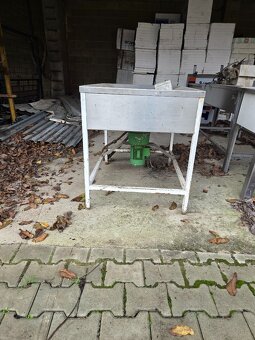 Profi stůl s elektrickým drtičem - 3