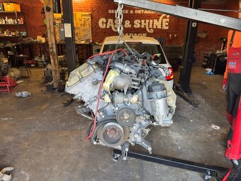 Motor BMW M60B40 - 3