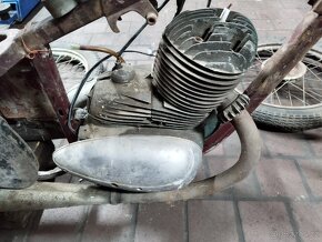 Jawa pérák 250 - 3