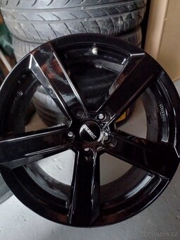 5x112 R18 7.5j et 25 Dezent black zanovni - 3