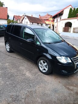 VW Touran 2.0tdi 103kw Highline 2010 serviska - 3