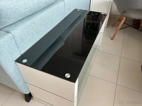 Televizní stolek - 3