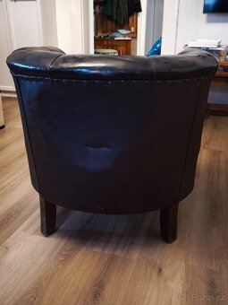 Staré kožené klubové křeslo - 3