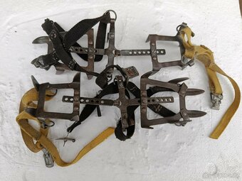 Turistické boty ,lezecké vybavení,mačky. - 3