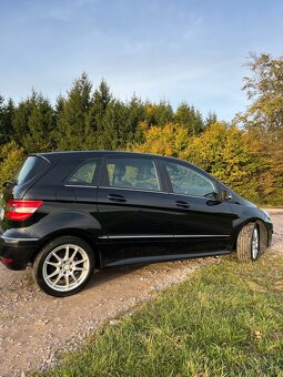 Mercedes-Benz B180 - 3